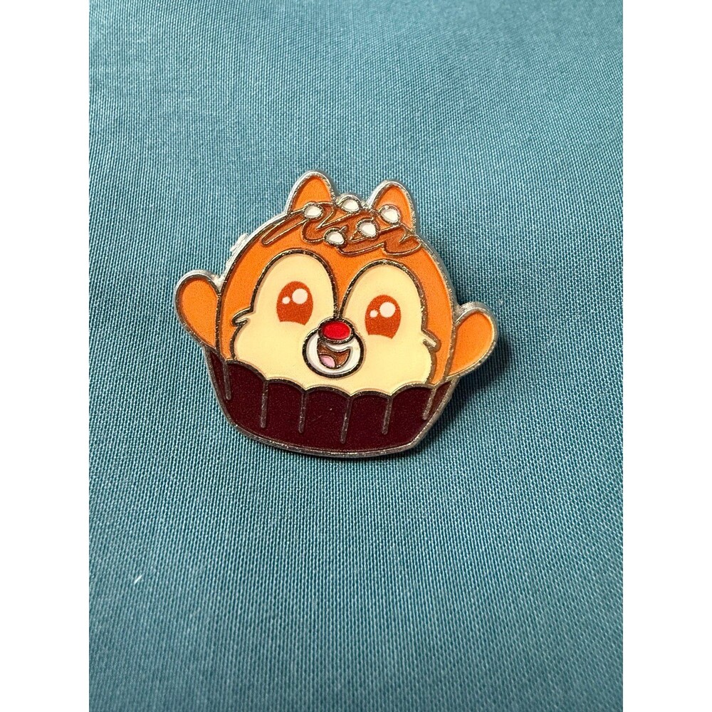 Disney Munchlings Dale pin